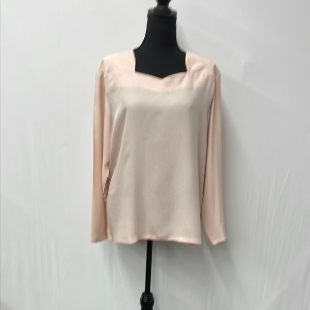 Mary Ann Restivo Elegant Pale Pink Silk Women's Top, size 14